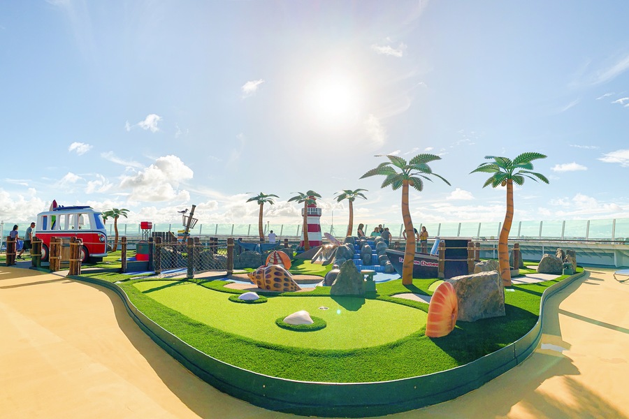 Royal Caribbean International, Freedom of the Seas, Mini Golf.jpg